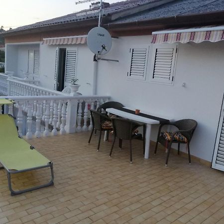 Smjestajni Objekt Padovan Banjol Exterior foto