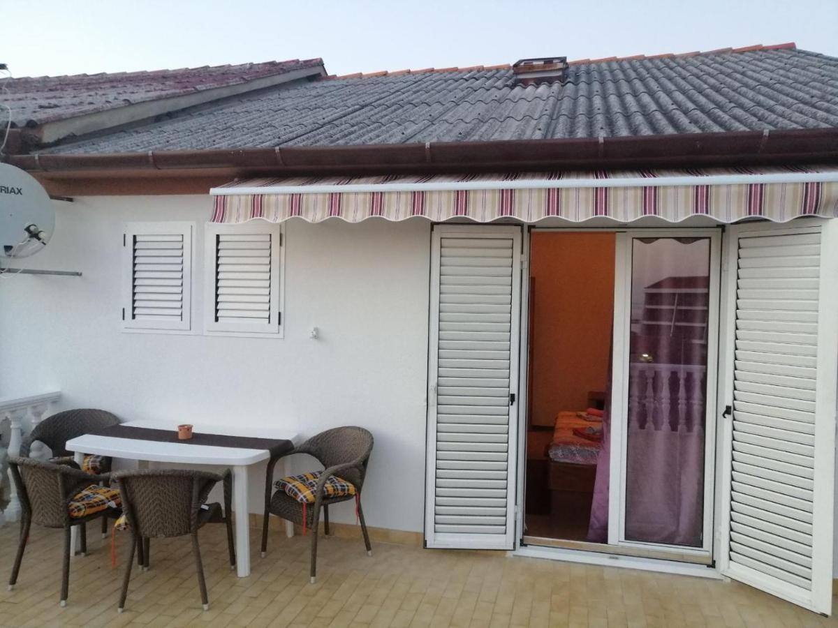 Smjestajni Objekt Padovan Banjol Exterior foto