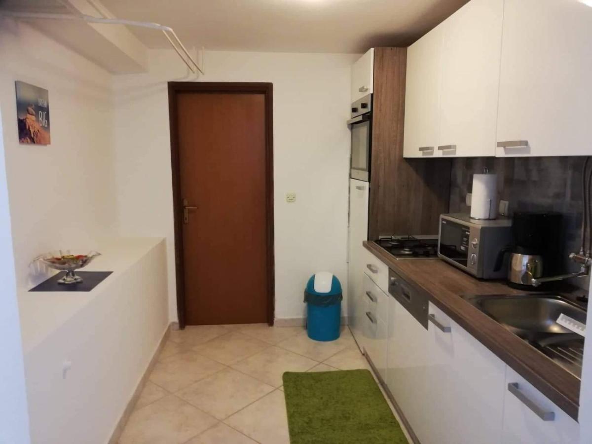 Smjestajni Objekt Padovan Banjol Exterior foto